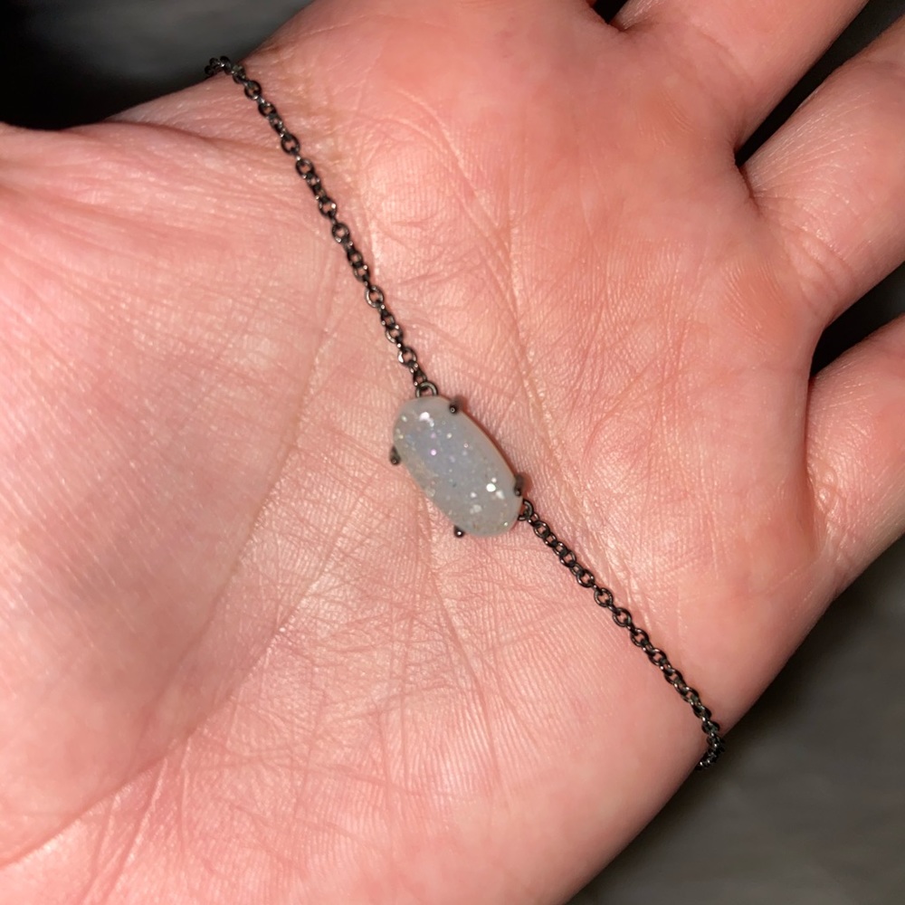 Kendra Scott necklace